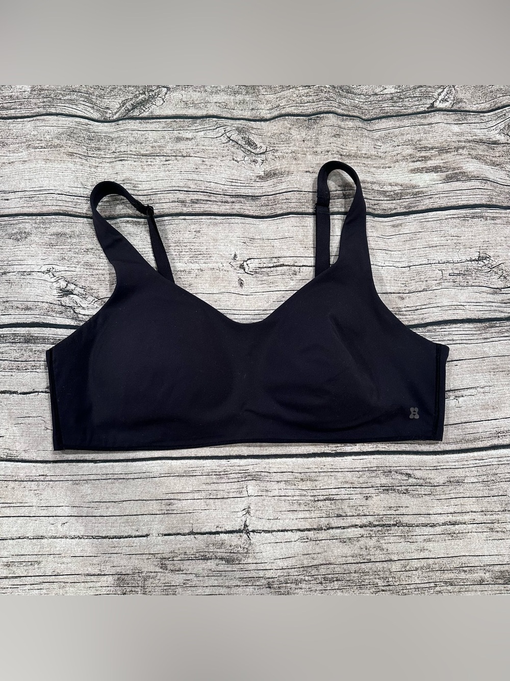 Huug Black Daily Embrace Adjustable Seamless Wireless Comfort Bra Size M
